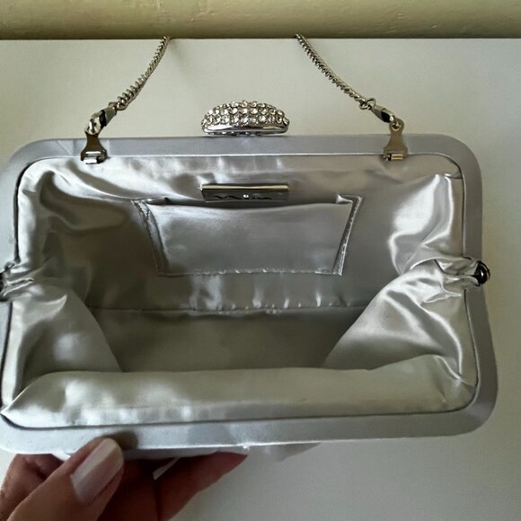 NINA Concord Silver Satin Dress Clutch Purse ~ NEW w/box - Picture 4 of 7